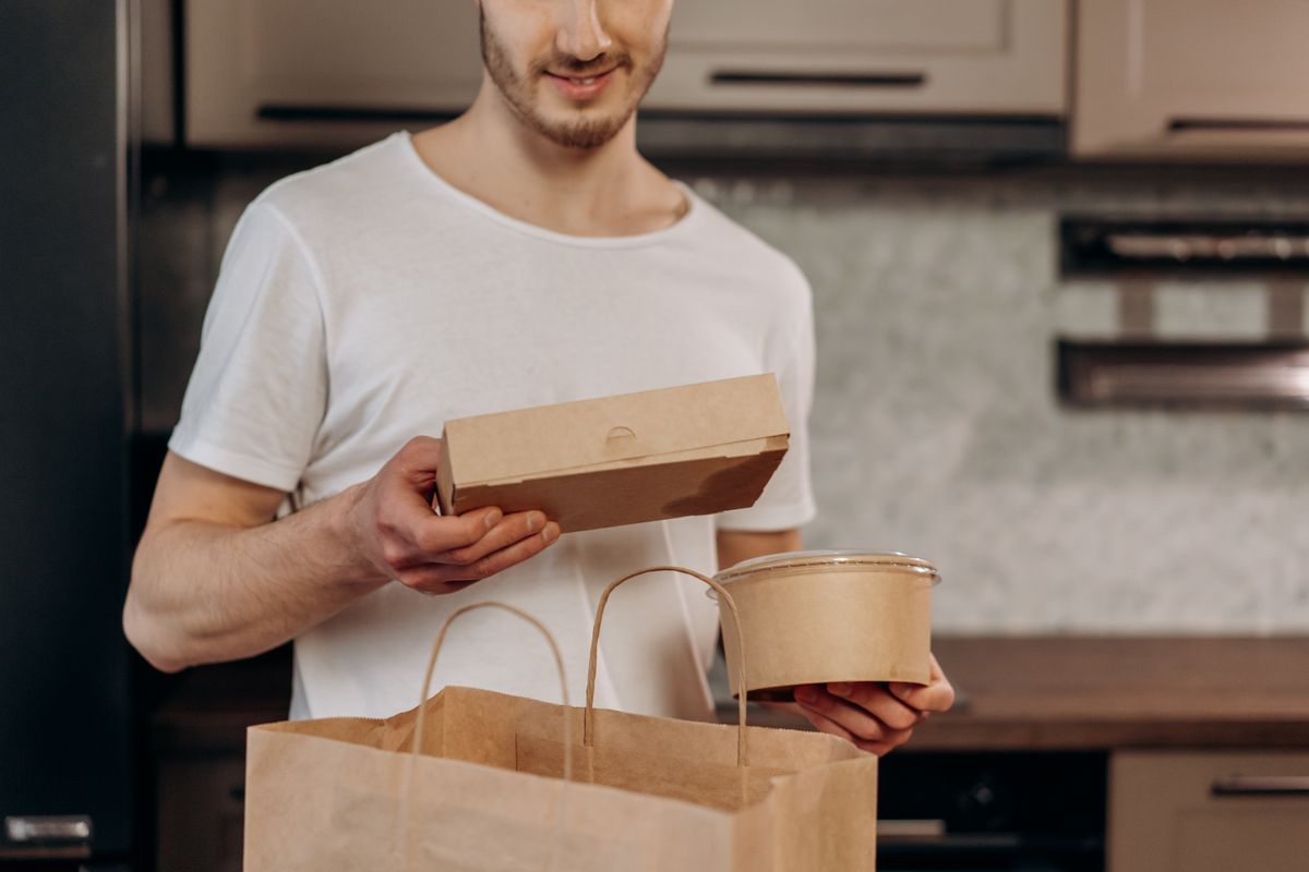 Kraft takeaway box, soup cup and paper carrier bag from our biodegradable range